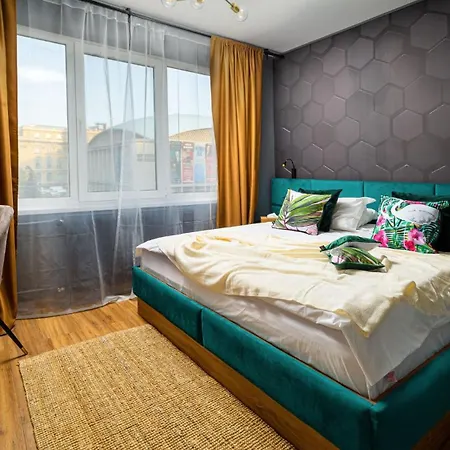 Golden Hour - One Bedroom - Next To Cismigiu Park And Victoria Avenue